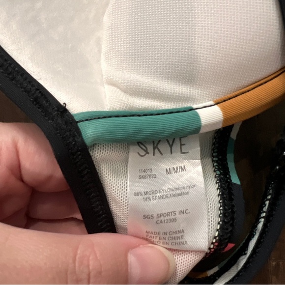 Skye Swimwear Bikini Top M - Picture 3 of 3